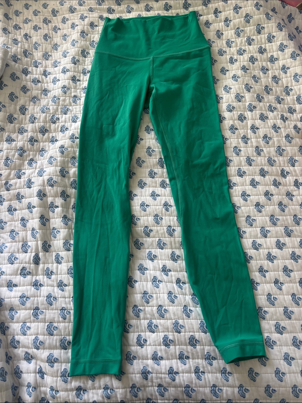 Women’s lululemon emerald green align leggings size 2